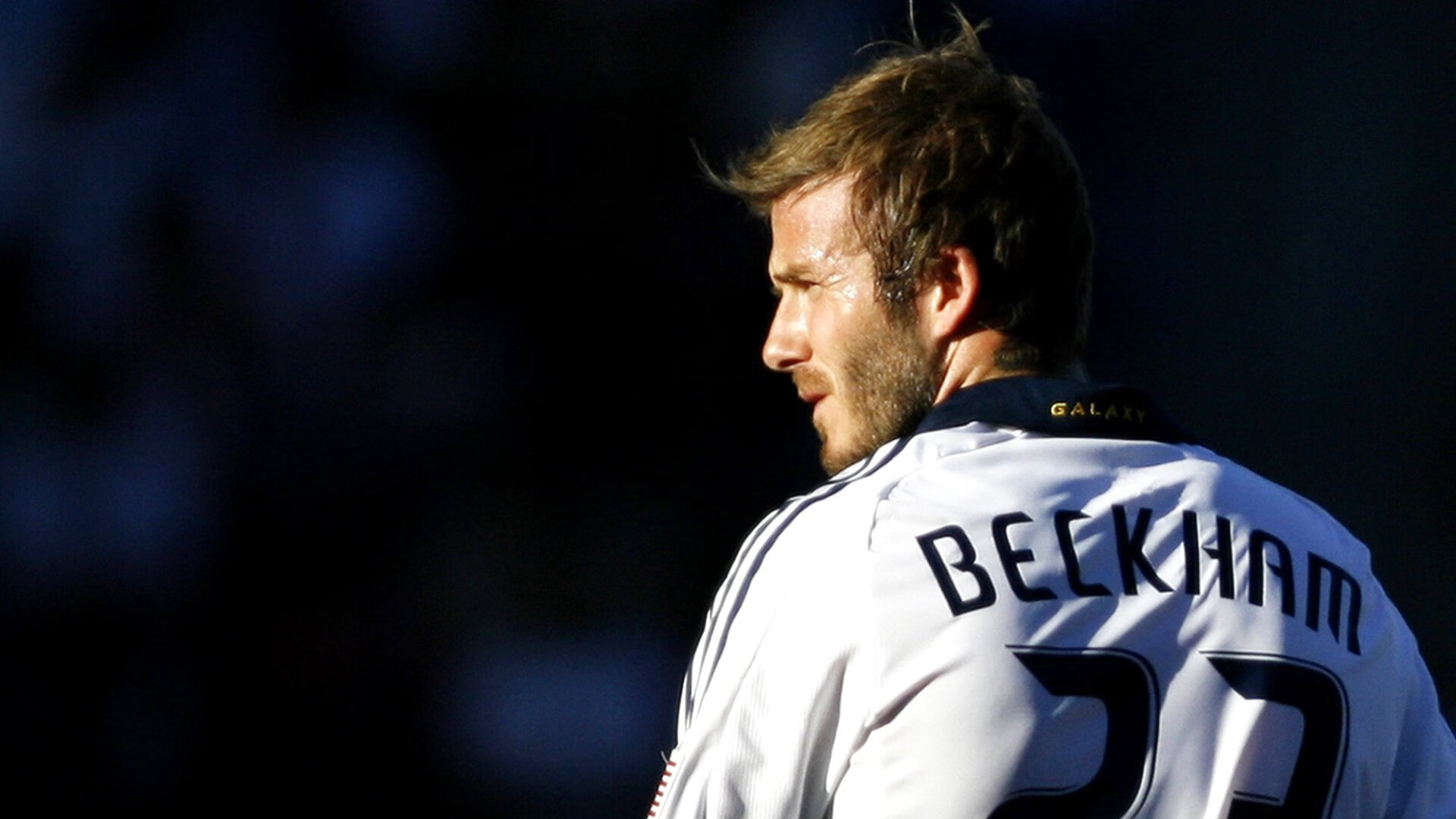 《电竞场馆未来设计：智能化引领体验新高度》，电竞场馆效果图