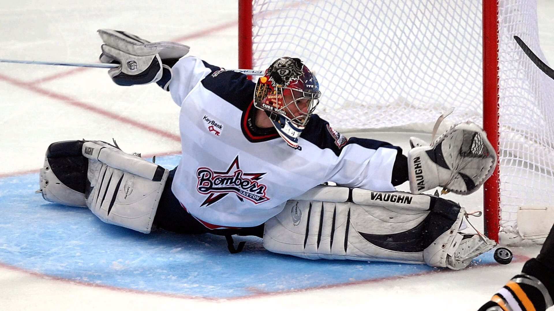 九游娱乐在线-狼王在季后赛中的亮眼表现：多次关键抢断和救险，让球队稳住局势！